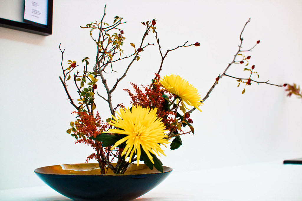 Arreglo floral japonés, representación de ikebana.